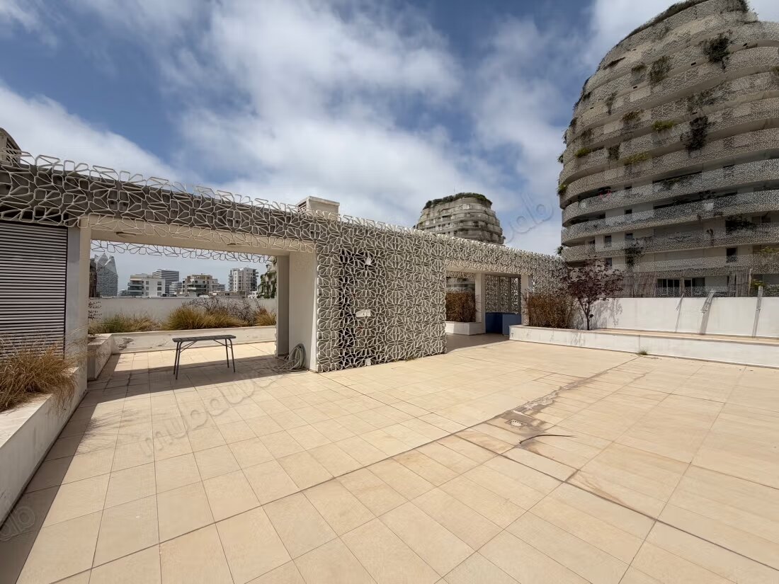 Appartement 415 m² à louer à الدار البيضاء — Photo 23