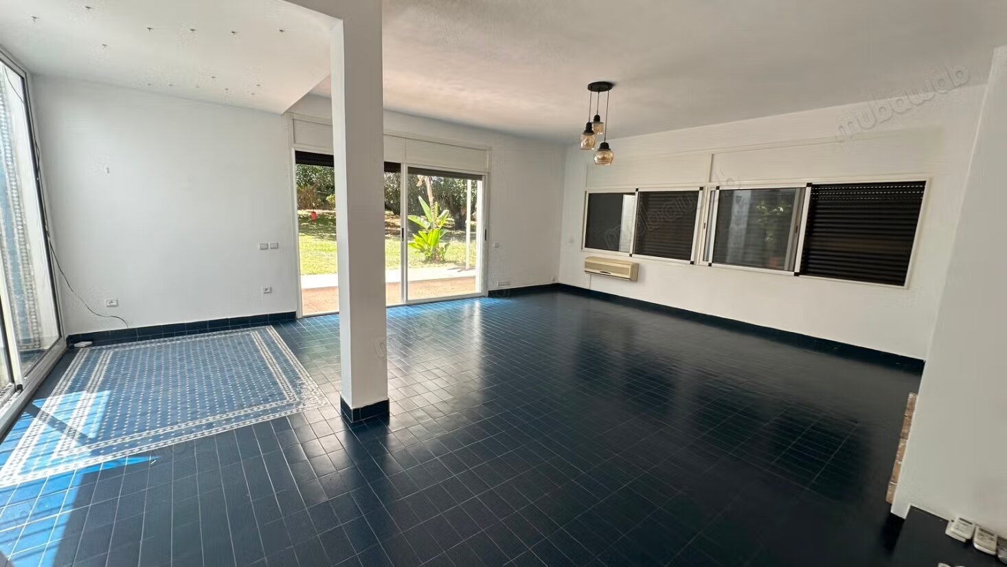 Villa 400 m² for rent in Rabat – Souissi — Photo 4