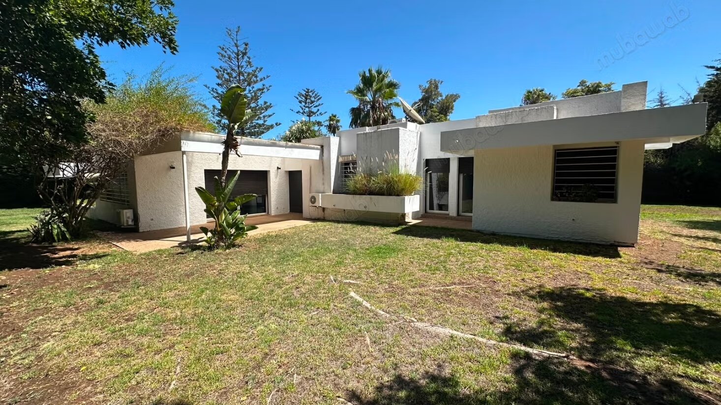 Villa 400 m² for rent in Rabat – Souissi — Photo 15