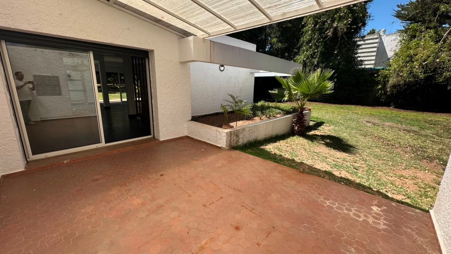 Villa 400 m² for rent in Rabat – Souissi — Photo 17