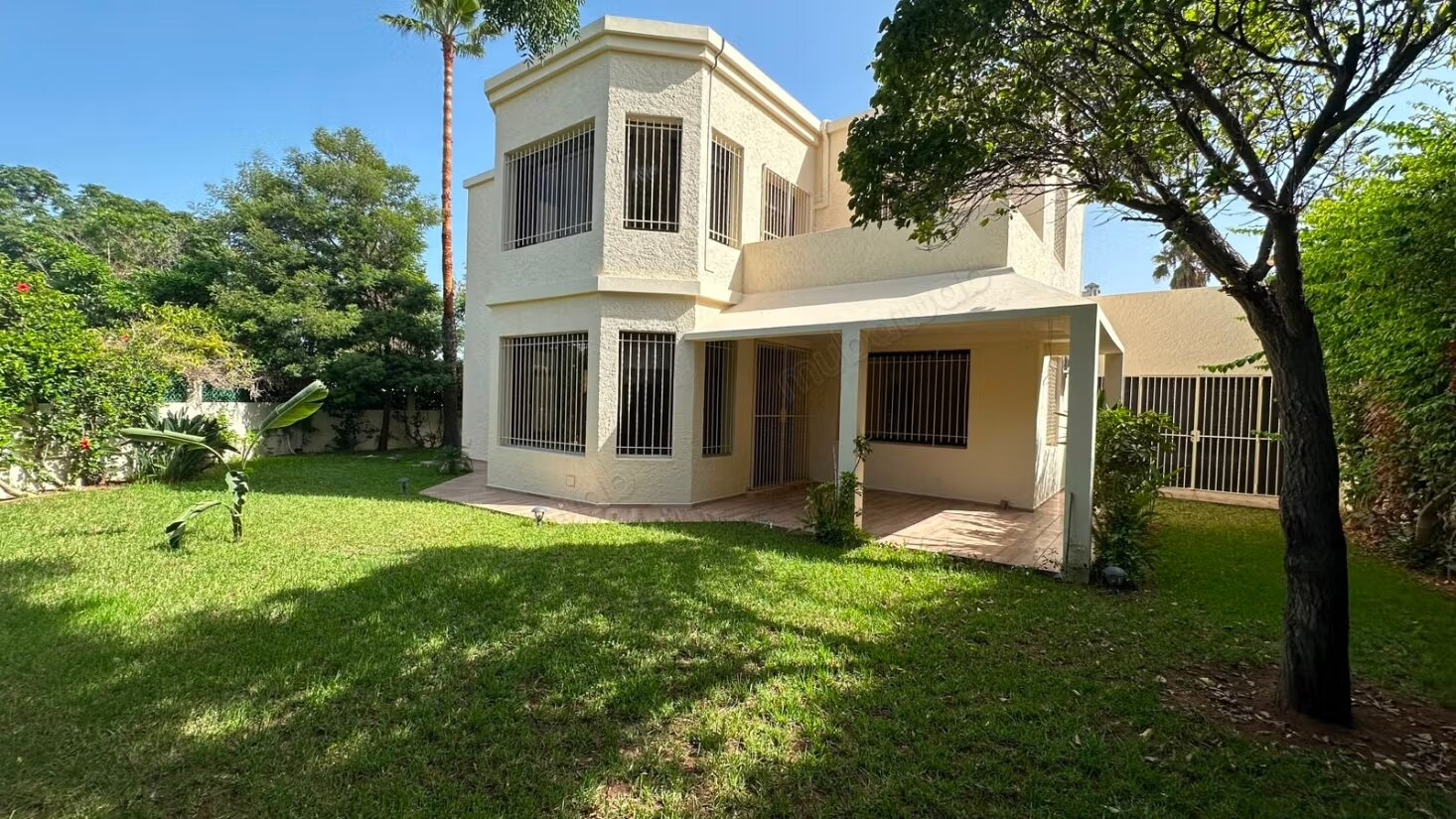 Villa 700 m² à louer à Rabat – Hay Riad à Rabat