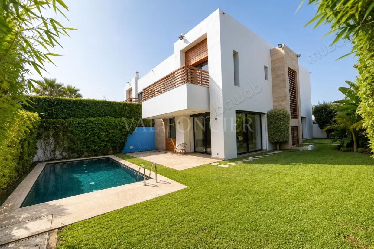 Villa 570 m² à louer à Casablanca à Casablanca