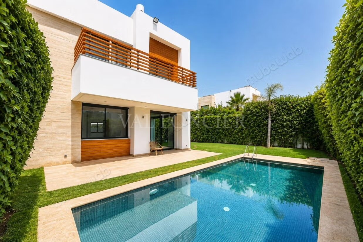 Villa 570 m² à louer à Casablanca — Photo 3