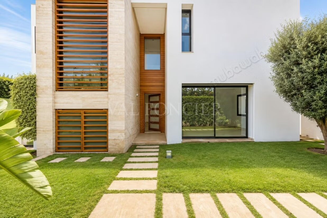 Villa 570 m² à louer à Casablanca — Photo 4