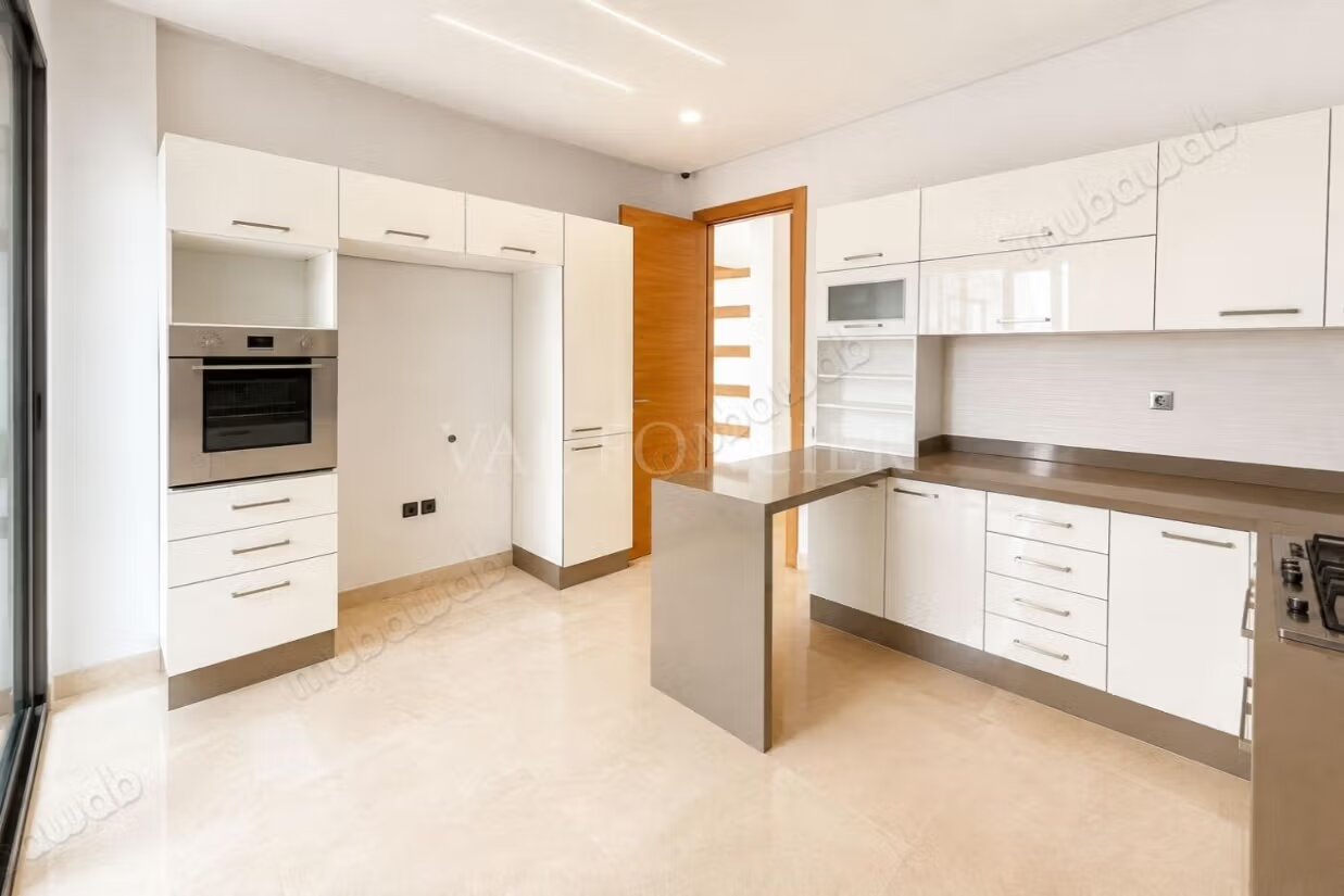 Villa 570 m² à louer à Casablanca — Photo 7