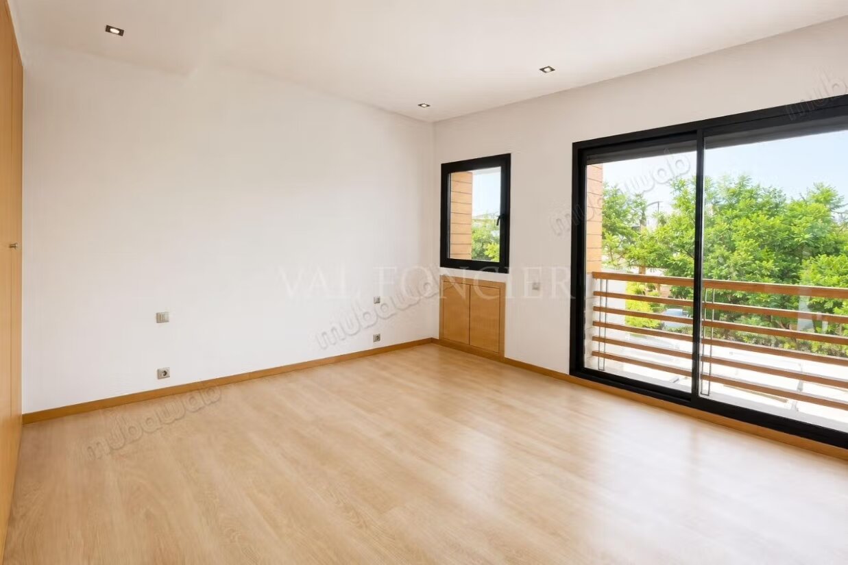 Villa 570 m² à louer à Casablanca — Photo 10