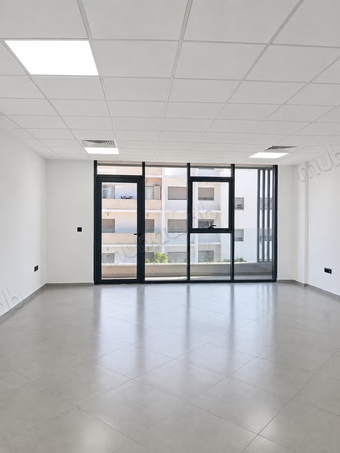 Bureau 54 m² à louer à Casablanca — Photo 6