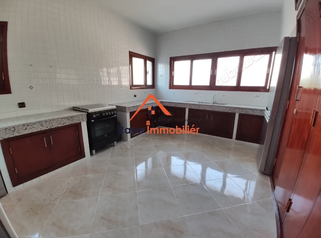 Villa 1000 m² for rent in Rabat – Souissi — Photo 21