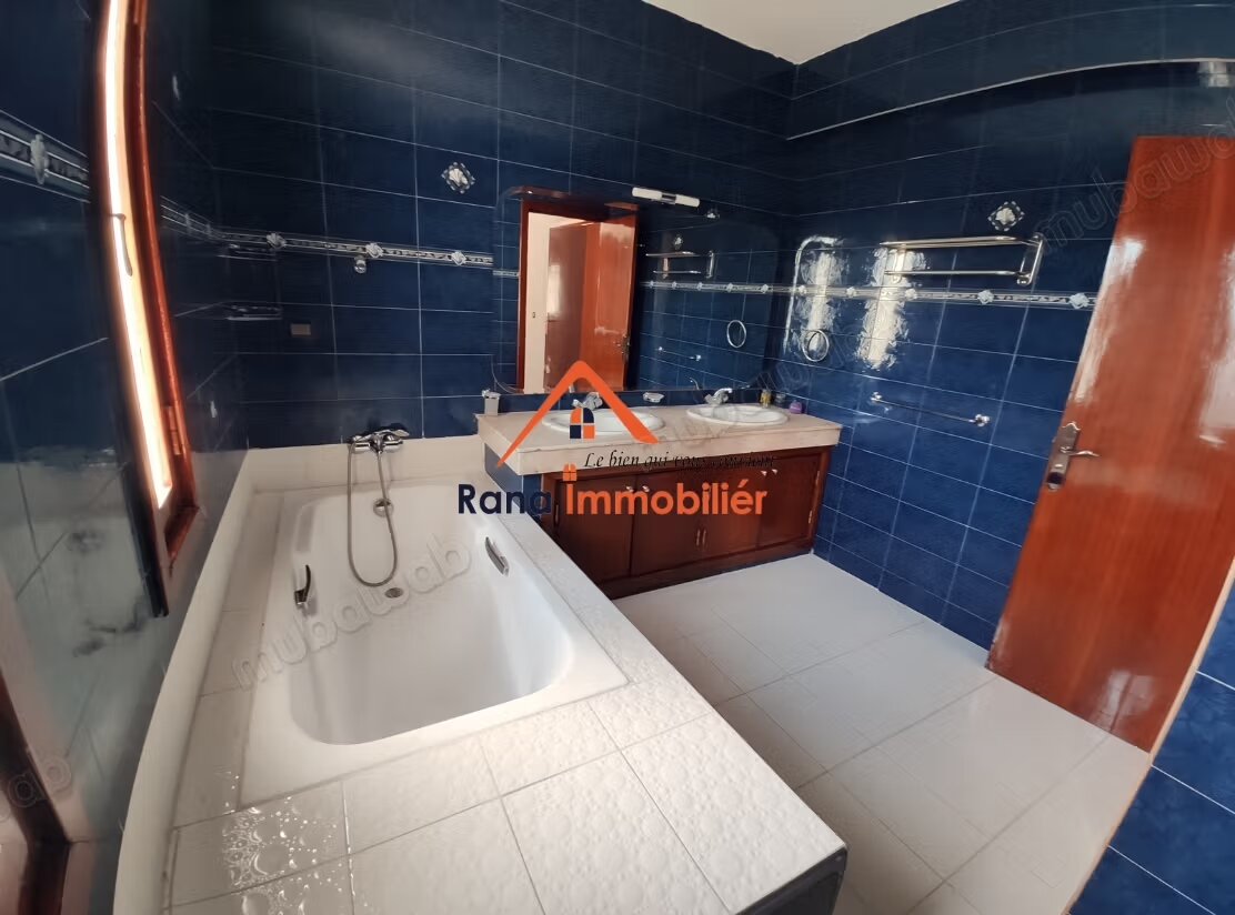 Villa 1000 m² for rent in Rabat – Souissi — Photo 24