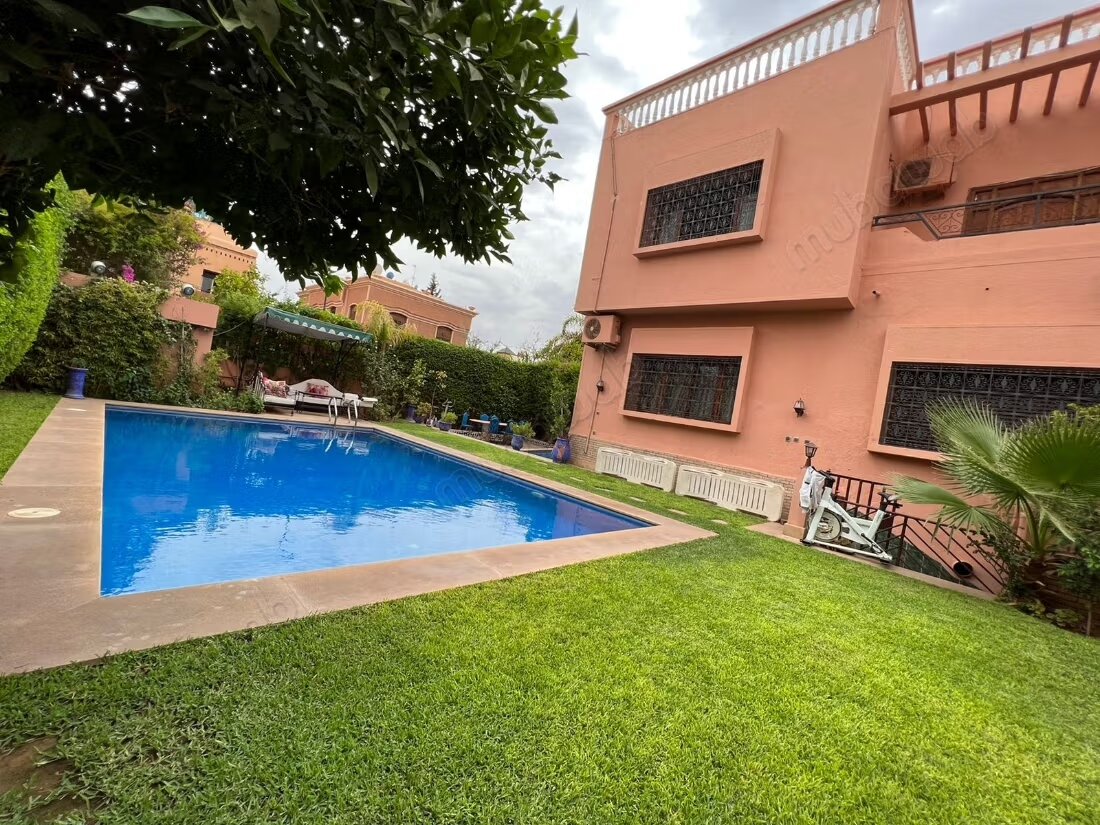 Villa 300 m² à louer à Marrakech — Photo 3