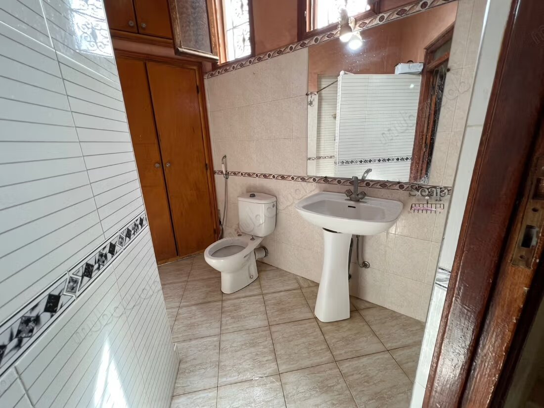 Villa 300 m² à louer à Marrakech — Photo 8