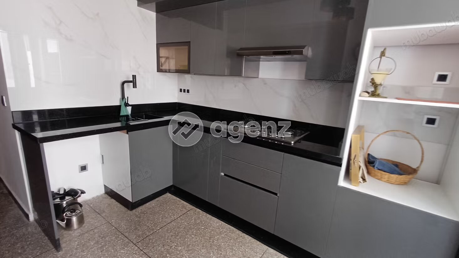 شقة 144 م² 3 غرف للإيجار في طنجة — Photo 18