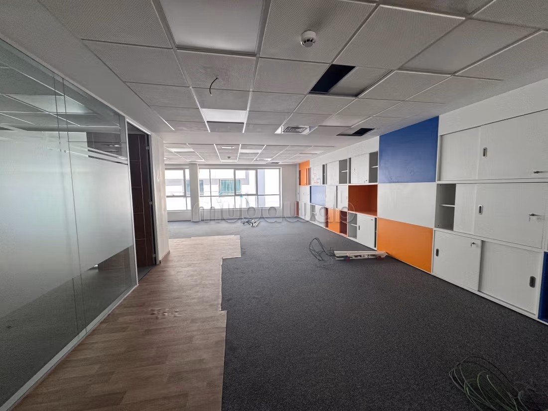 Bureau 395 m² à louer à Casablanca — Photo 10