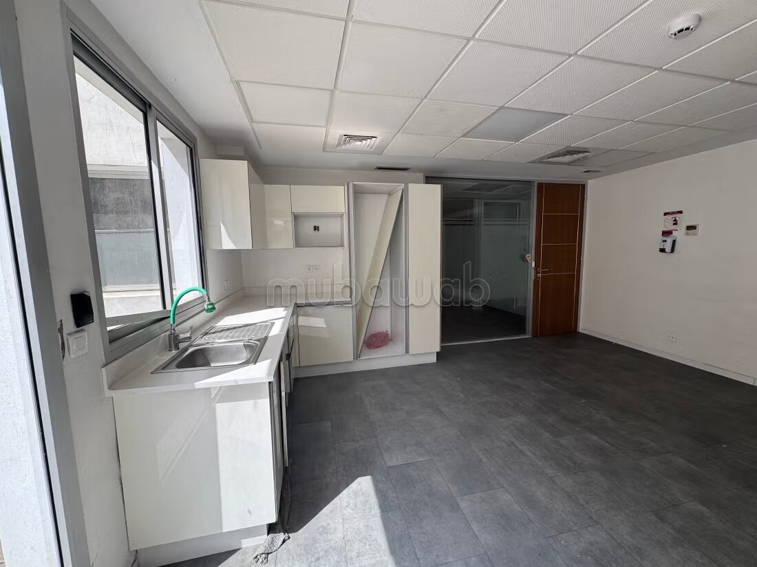 Bureau 395 m² à louer à Casablanca — Photo 17