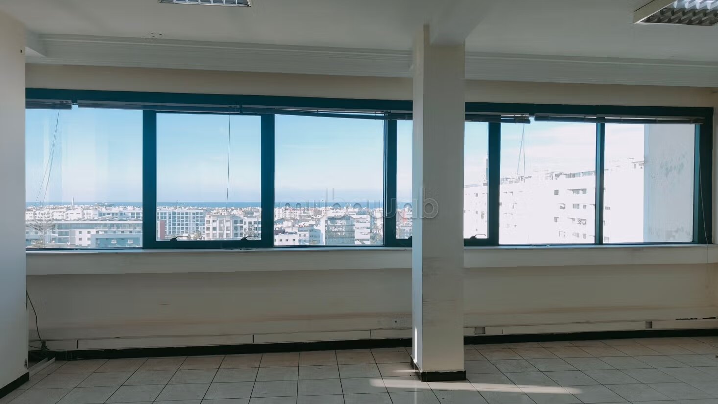 Bureau 176 m² à louer à Casablanca — Photo 14