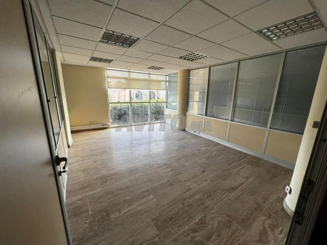 Bureau 330 m² à louer à Rabat — Photo 11