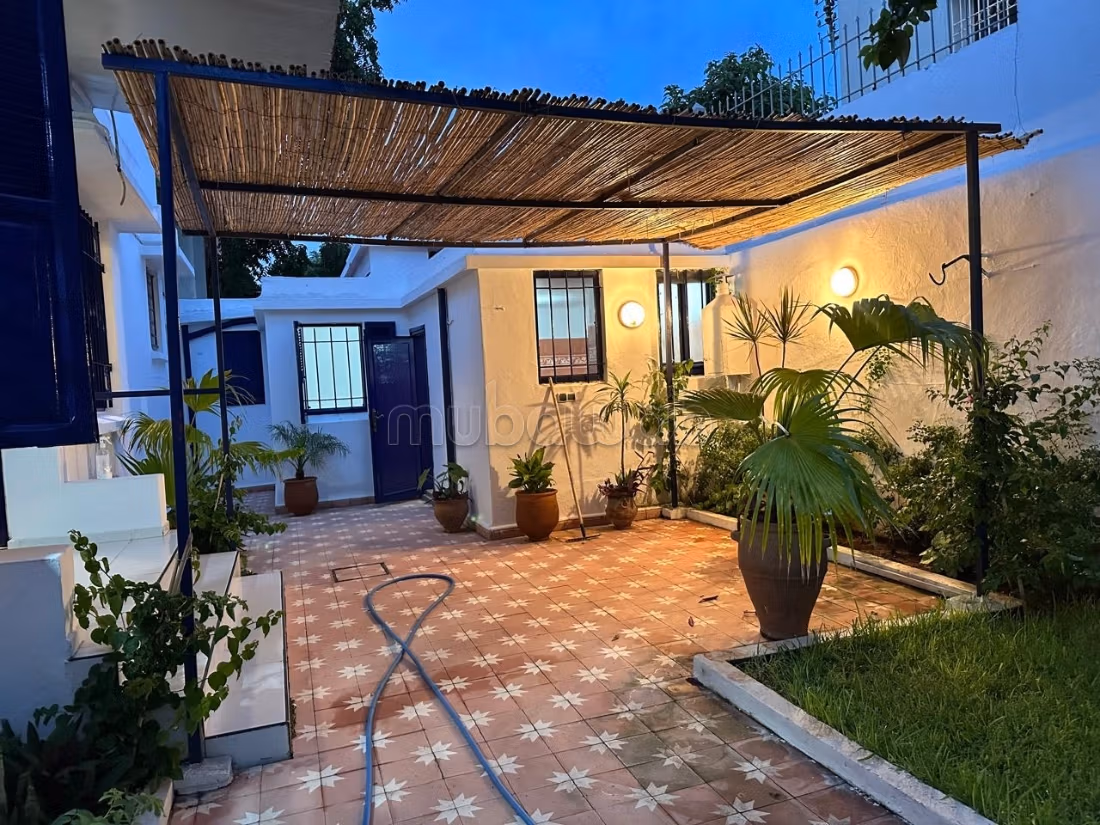Villa 300 m² for rent in Hassan, Rabat — Photo 2