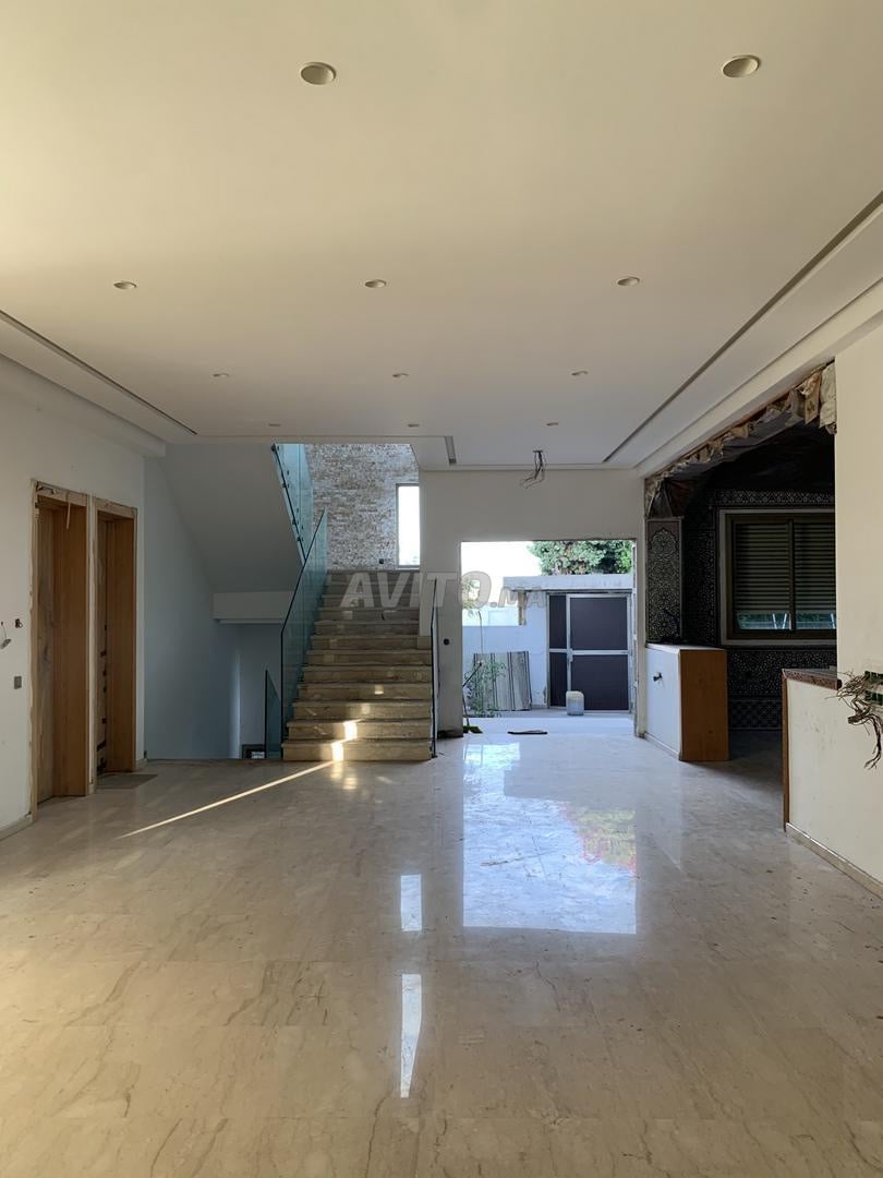 700m² Villa for Sale in Casablanca — Photo 8