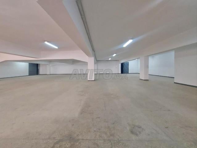 Local commercial 420 m² à louer à Casablanca — Photo 2