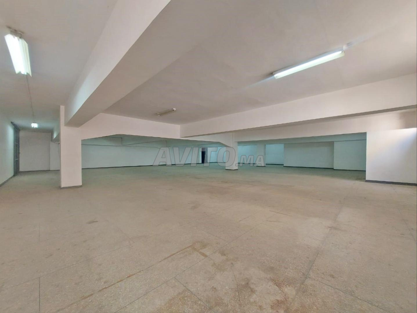 Local commercial 420 m² à louer à Casablanca — Photo 3