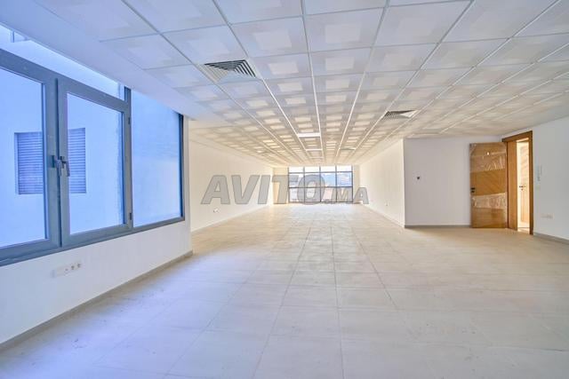 Office 76 m² for rent in Casablanca — Photo 4