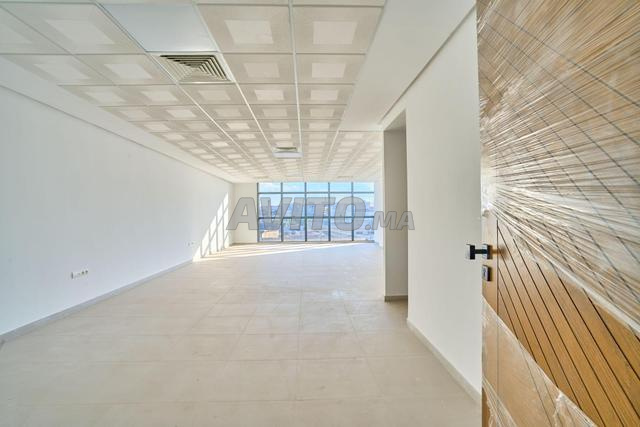Office 76 m² for rent in Casablanca — Photo 9
