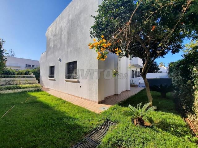 Villa 380 m² à louer à Rabat — Photo 2