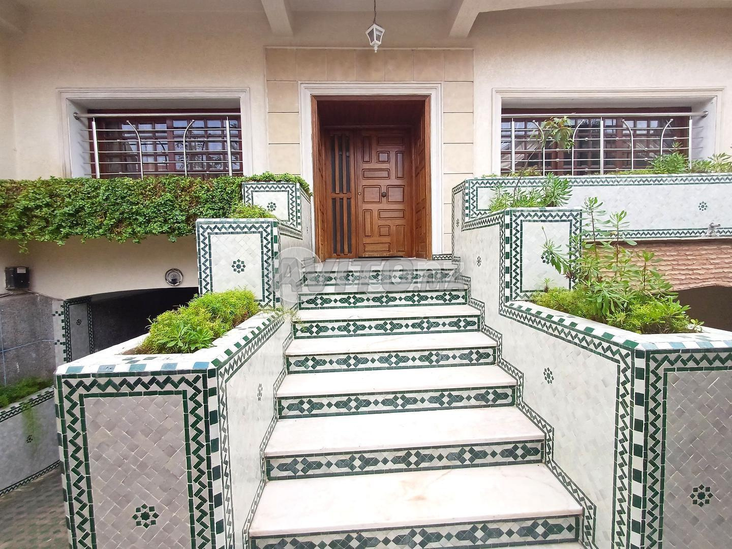 Villa 250 m² for sale in Casablanca