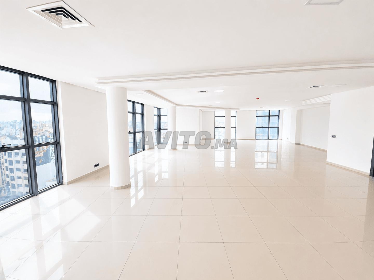 Office 85 m² for Rent in Casablanca (Abdelmoumen) — Photo 30