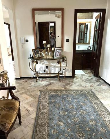 Apartment 166 m² for sale in Casablanca, Derb Ghallef — Photo 5
