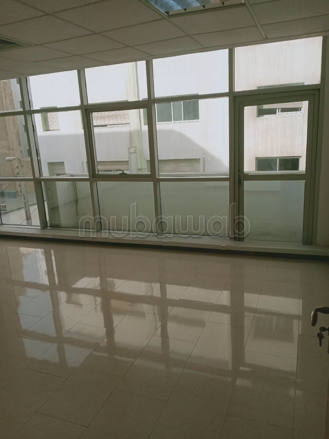 Bureau professionnel 81 m² à louer à Casablanca — Photo 4