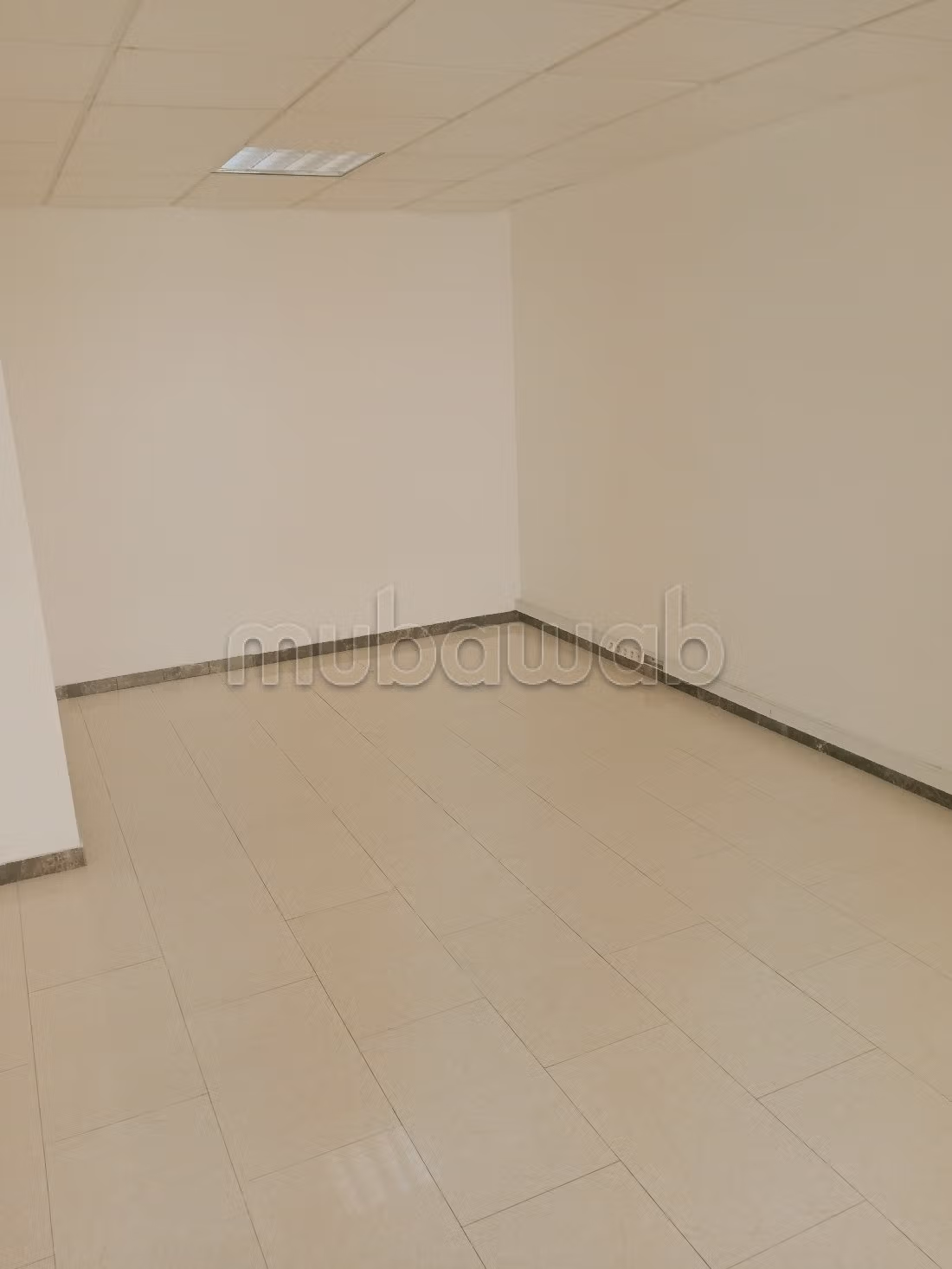 Bureau professionnel 81 m² à louer à Casablanca — Photo 10
