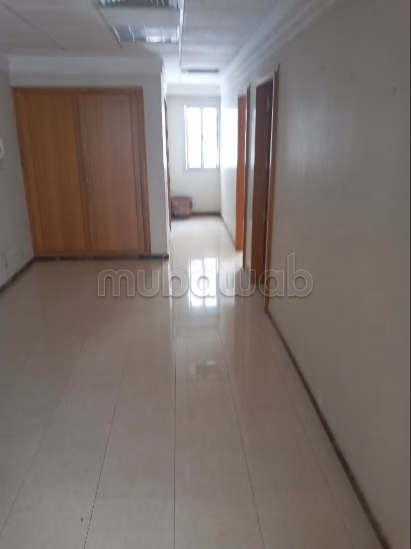 Bureau professionnel 81 m² à louer à Casablanca — Photo 48