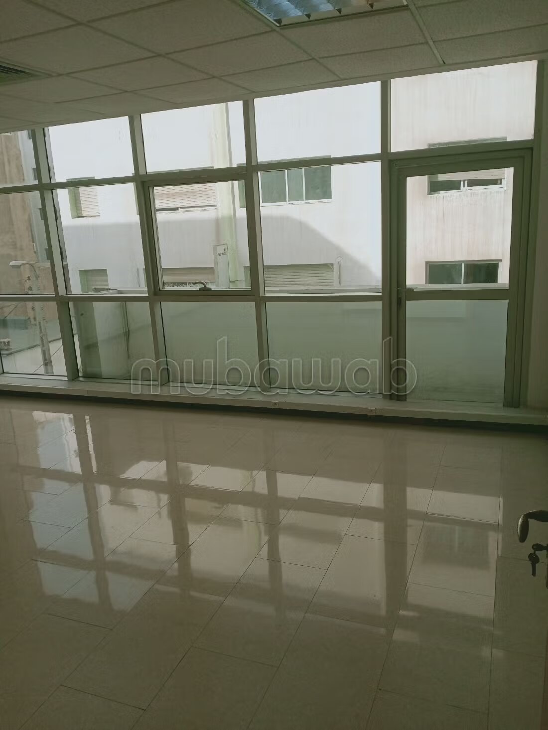 Bureau professionnel 81 m² à louer à Casablanca — Photo 3