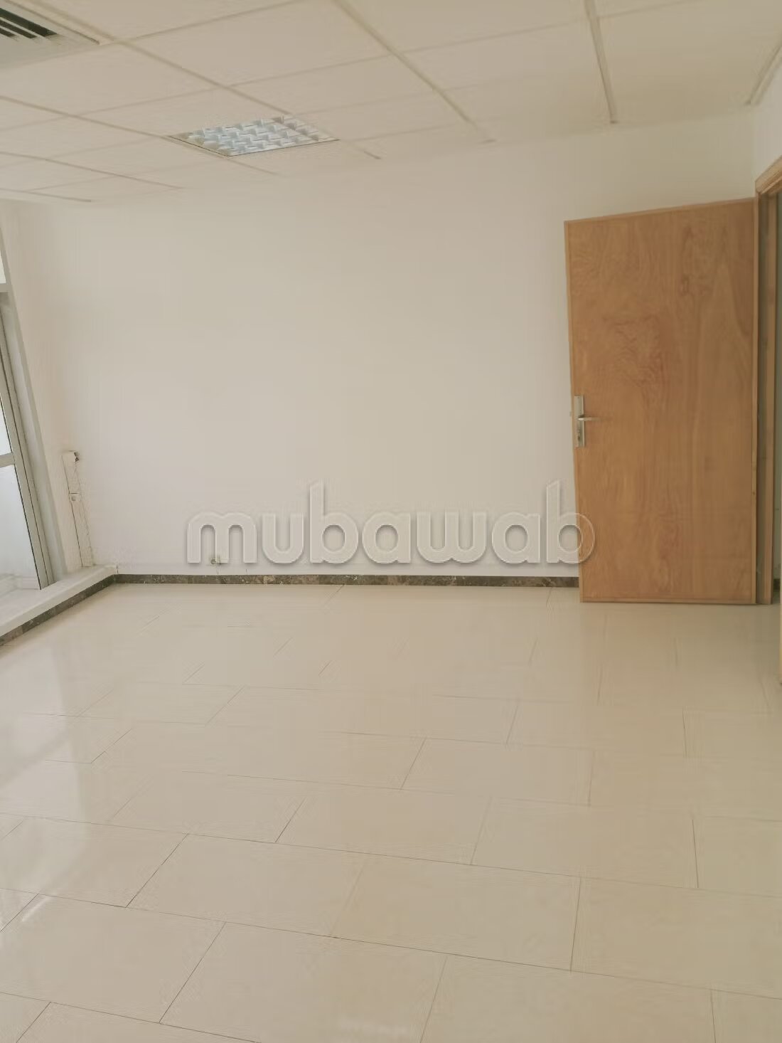 Bureau professionnel 81 m² à louer à Casablanca — Photo 7