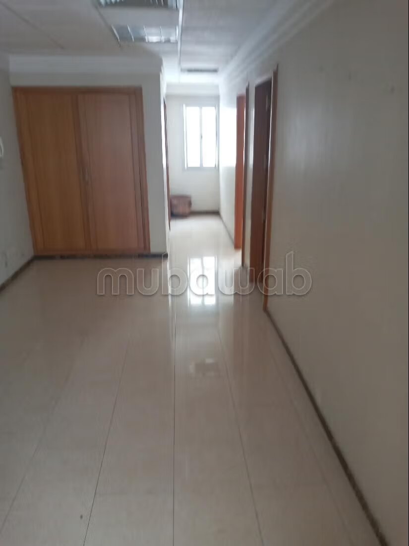 Bureau professionnel 81 m² à louer à Casablanca — Photo 47