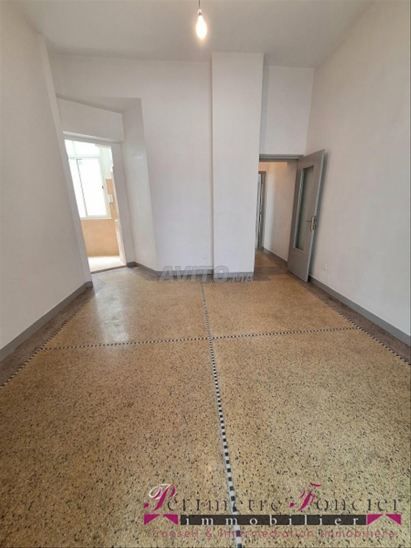 Apartment 60 m² for rent in Casablanca (Mers Sultan) — Photo 4