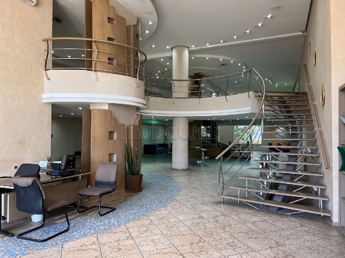 Commercial office for rent in Racine, 625 m² — Photo 8