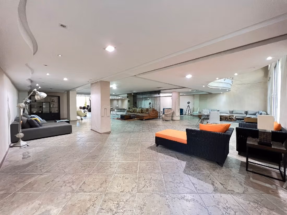 Commercial office for rent in Racine, 625 m² — Photo 14