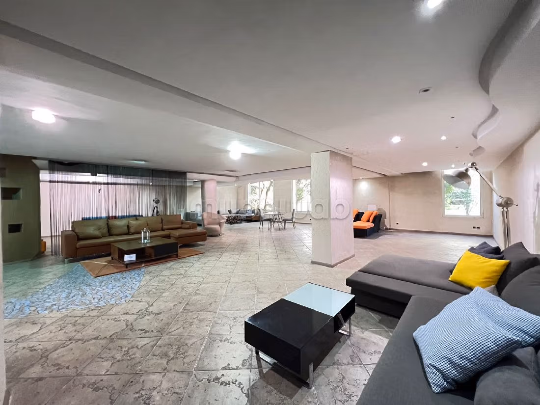 Commercial office for rent in Racine, 625 m² — Photo 16