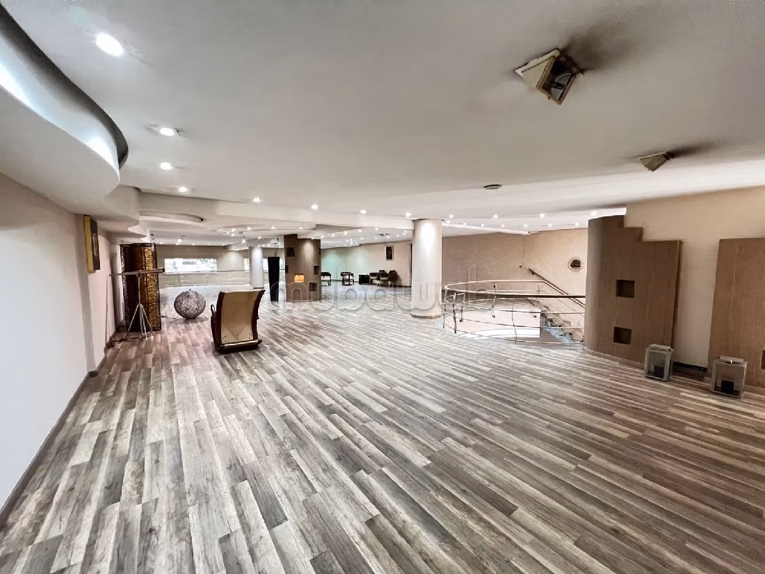 Commercial office for rent in Racine, 625 m² — Photo 18