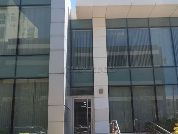 Commercial office for rent in Racine, 625 m² — Photo 31