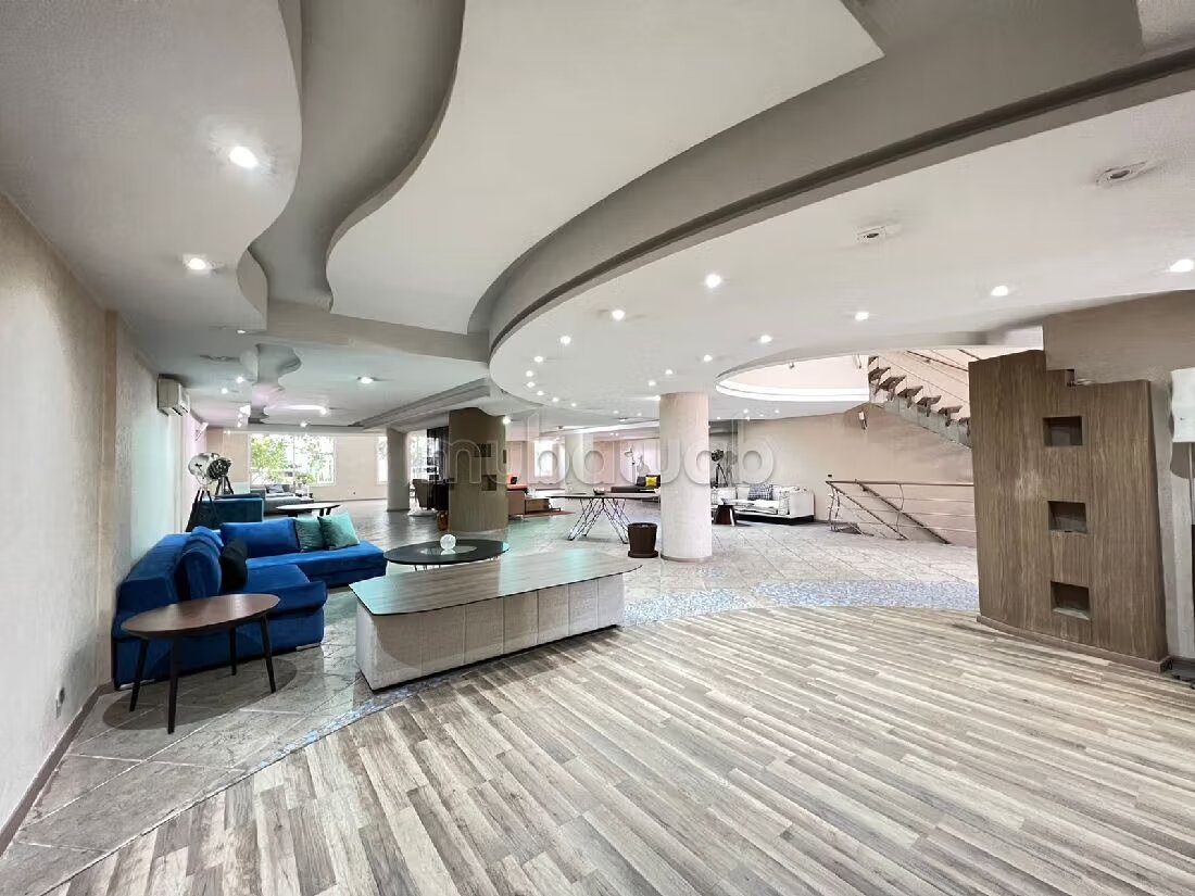 Commercial office for rent in Racine, 625 m² — Photo 11