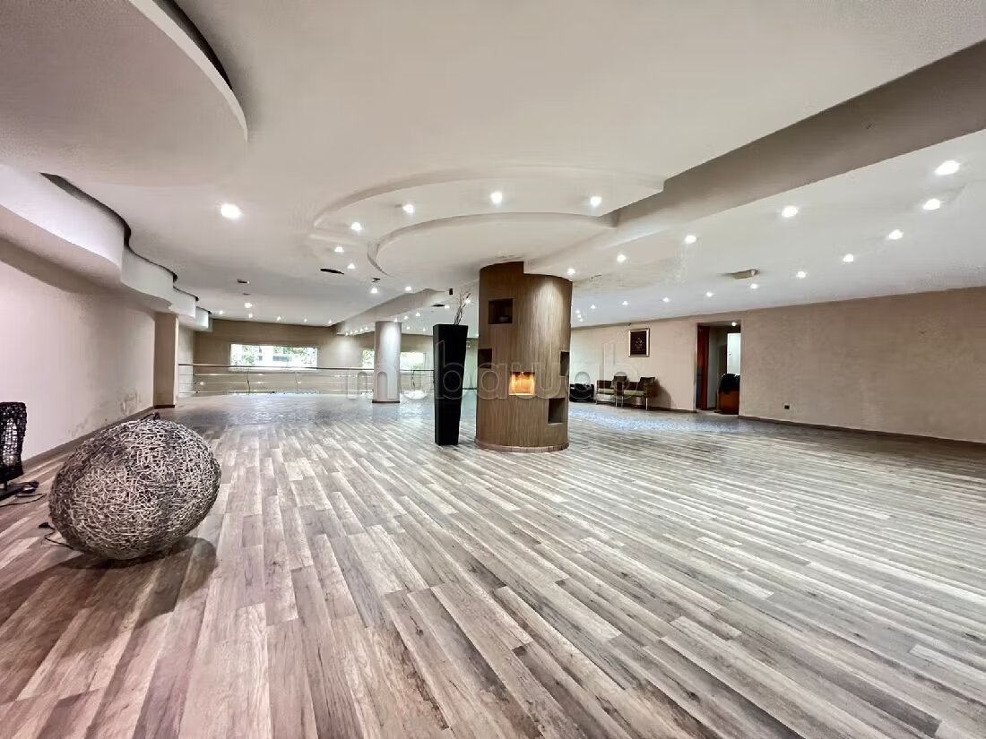 Commercial office for rent in Racine, 625 m² — Photo 19