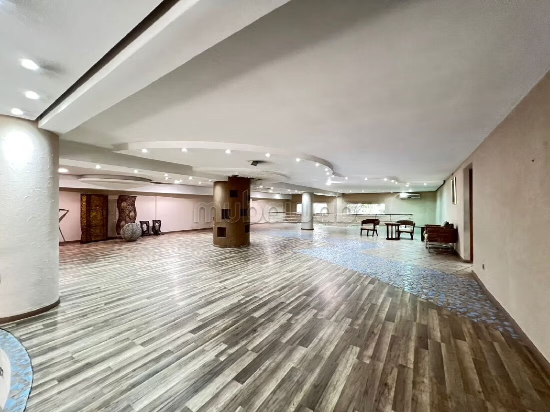 Commercial office for rent in Racine, 625 m² — Photo 23