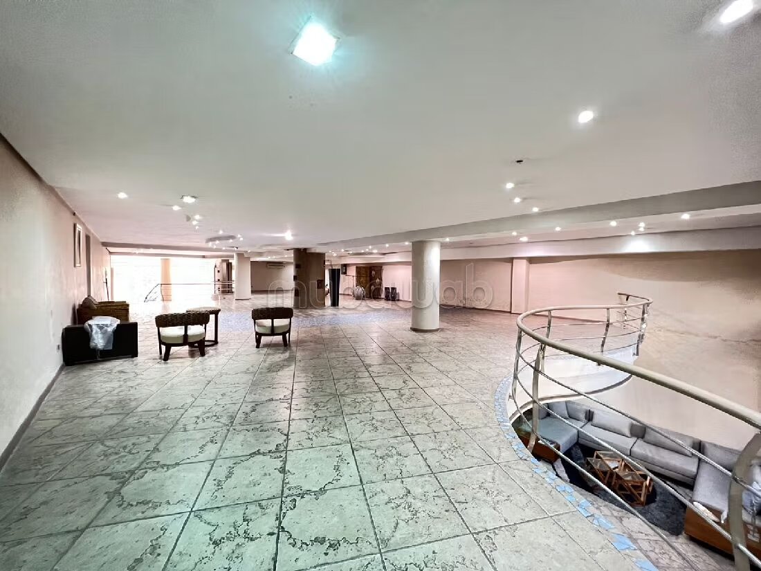 Commercial office for rent in Racine, 625 m² — Photo 25
