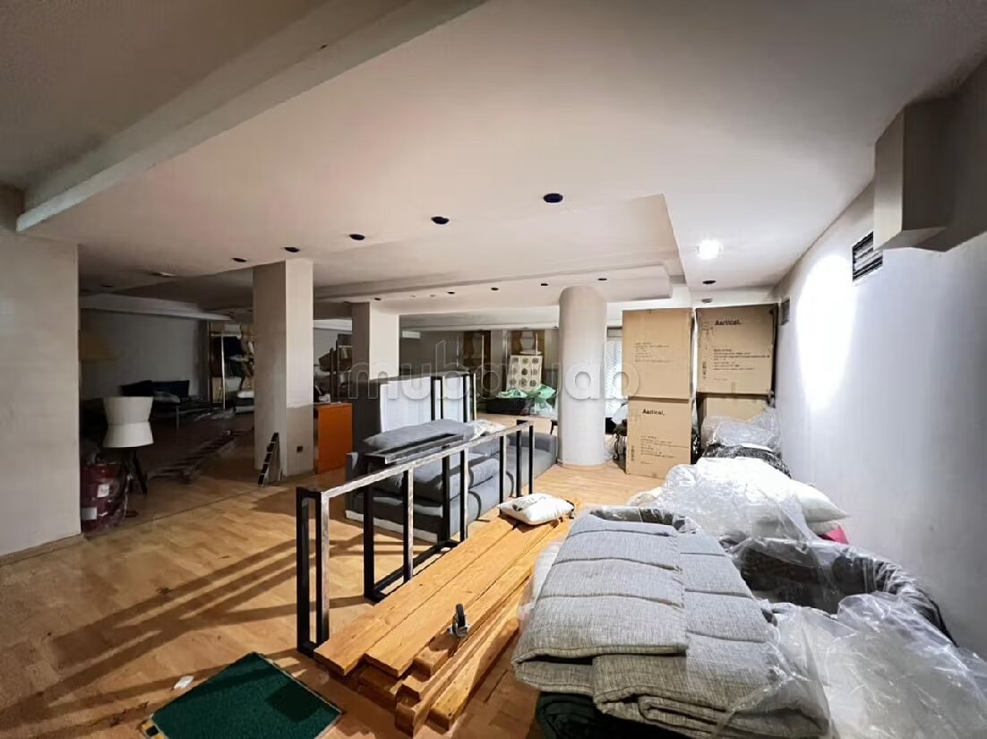Commercial office for rent in Racine, 625 m² — Photo 28