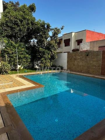 Villa 466 m² à vendre à Kénitra (Bir Rami Est) - Avec piscine — Photo 2