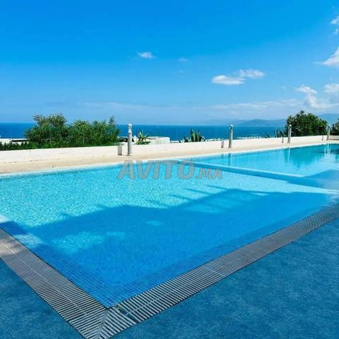 Apartment with pool