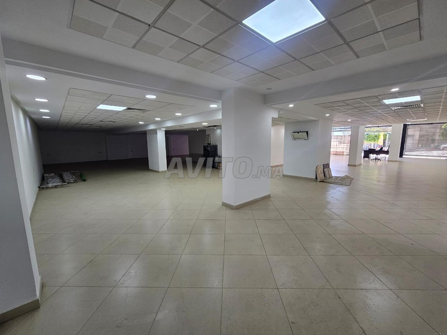 محل تجاري للايجار بمكناس 1200م² — Photo 9